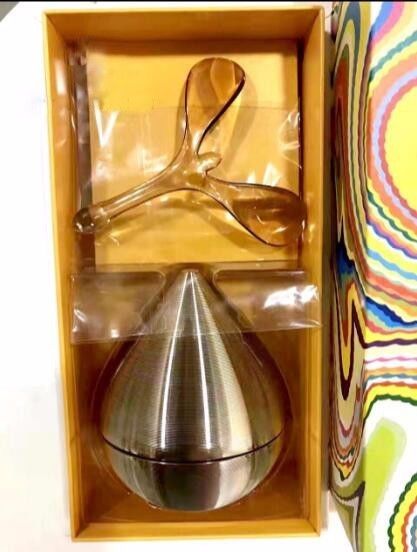 pola居然做了一个能够彻底美颜的艺术品，不信你不动心