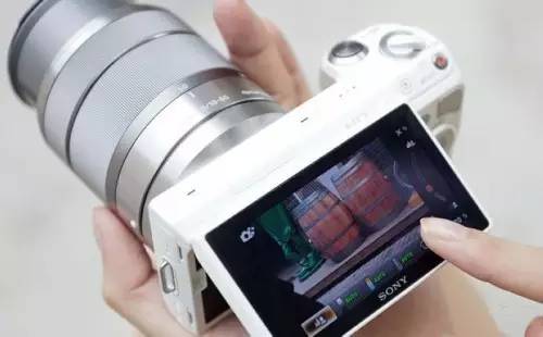 单反微单哪个更容易上手,单反和微单哪个更耐用