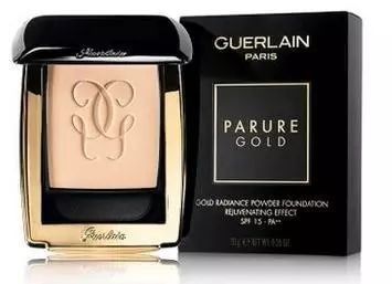 Madam问答室丨遮瑕膏、抗氧化精华、丝绒卫衣、粉饼、黄皮围巾搭配