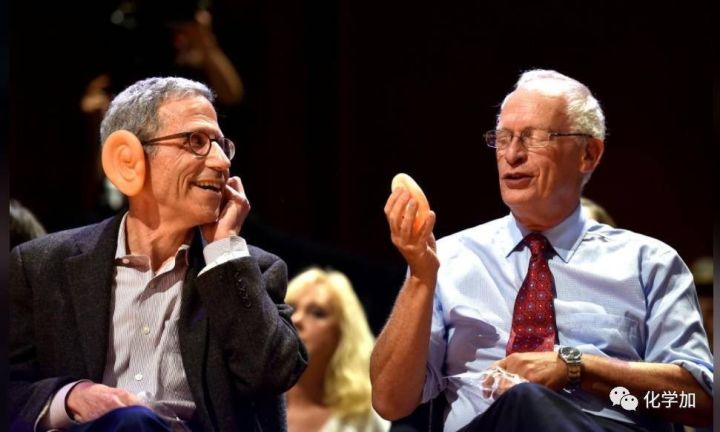 为啥老人耳朵更大，接吻能减轻皮肤过敏？搞笑诺贝尔奖统统为你解答丨周末趣读