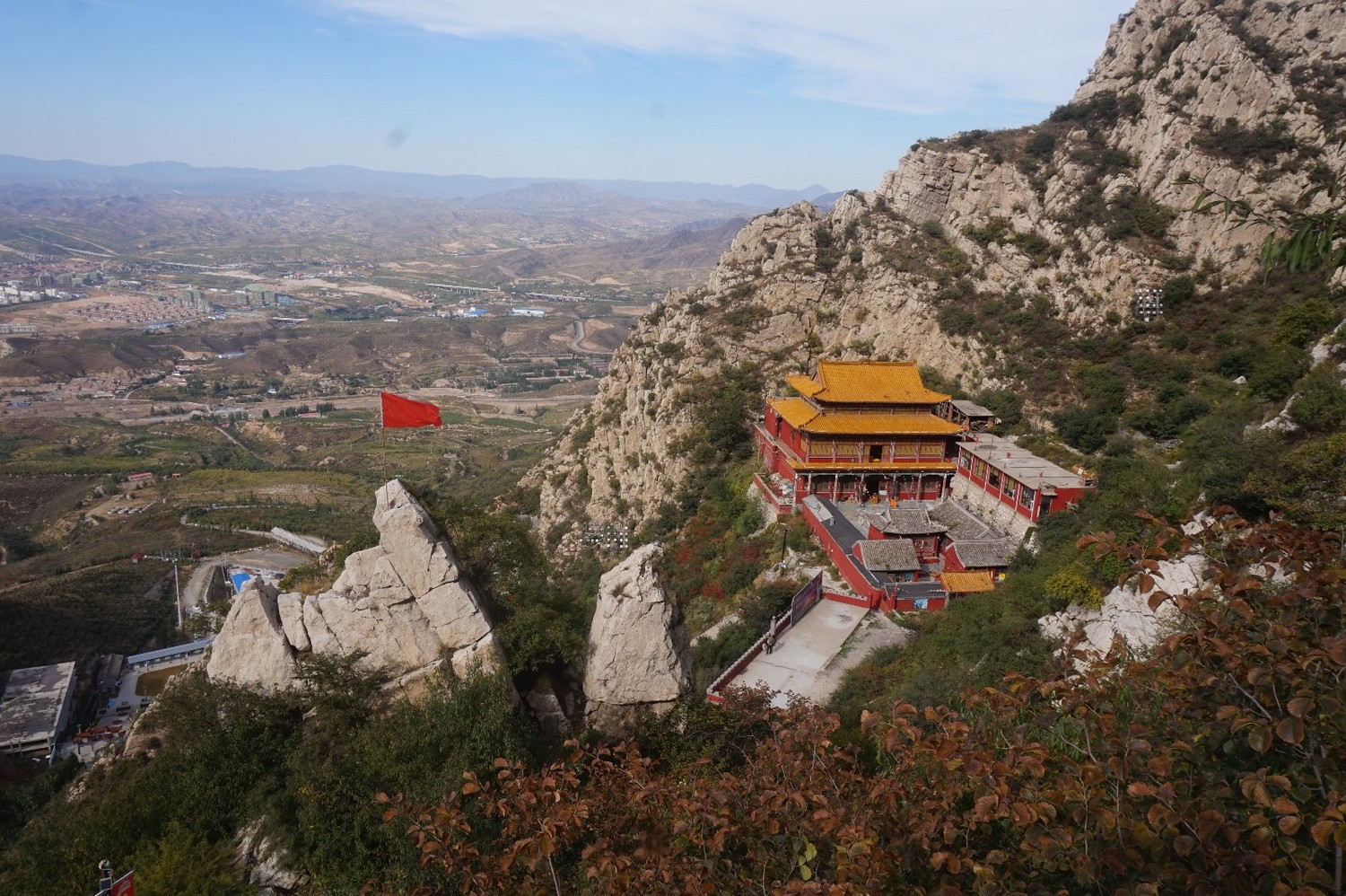 京西第一孤峰,鸡鸣山孤峰独秀