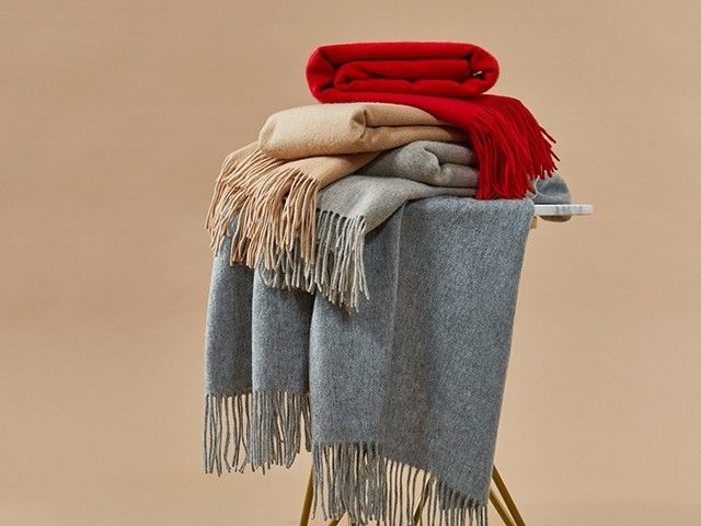 恋物志｜一条羊绒围巾，比两件毛衣还暖和
