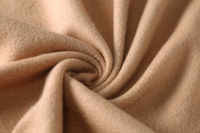 恋物志｜一条羊绒围巾，比两件毛衣还暖和