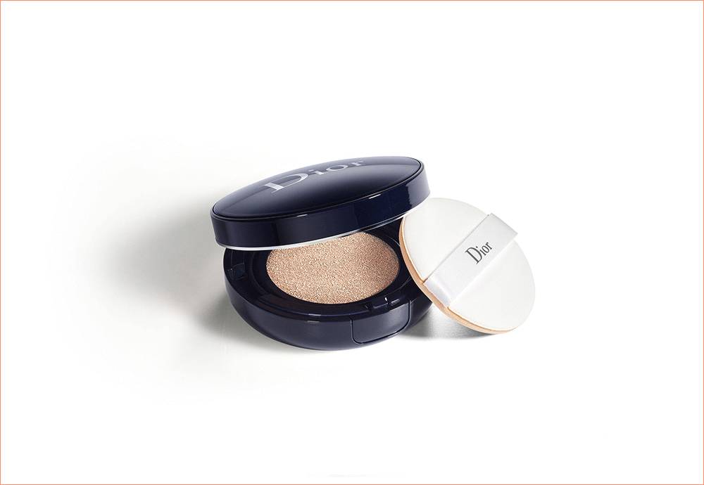 好不容易败了心爱的口碑款粉底液，别输在尴尬浮妆上｜我帮你试试