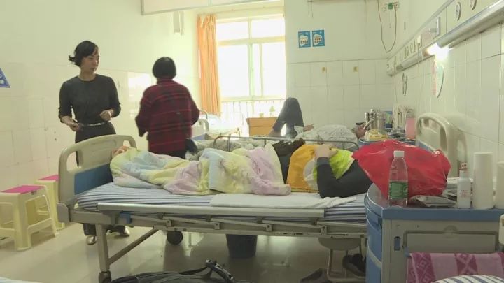 14男孩腰痛是怎么回事,十四岁小孩腰痛怎么回事