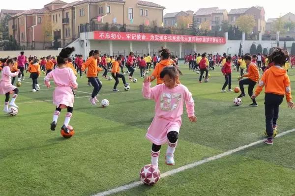 校园｜直播点击率过21万：中心小学足球特色震撼来袭