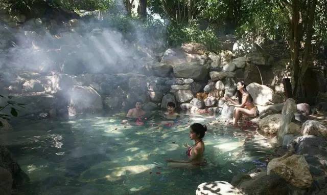 弥勒温泉小镇钰景温泉,弥勒梅花寨温泉是真温泉吗