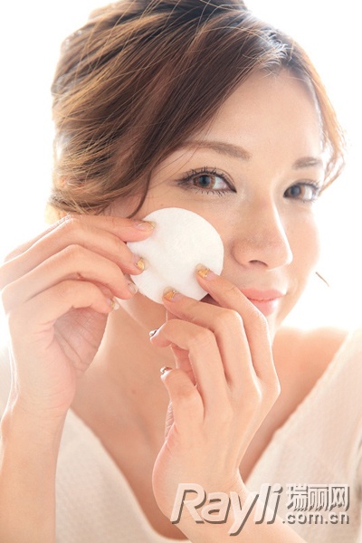 换季护肤品又不吸收了,换季用不完的护肤品怎么办