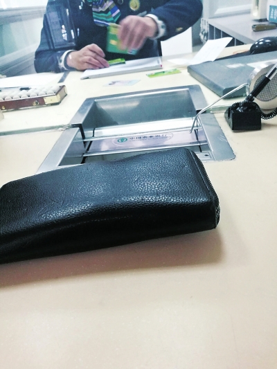 银行卡被吞超过30天,卡被吞了要立即告知银行吗