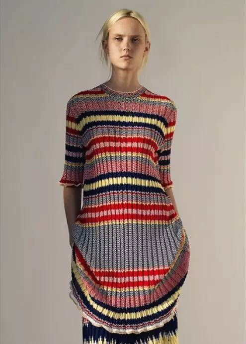 我的前半生唐晶为什么对罗子君好,我的前半生原著中的子君和唐晶