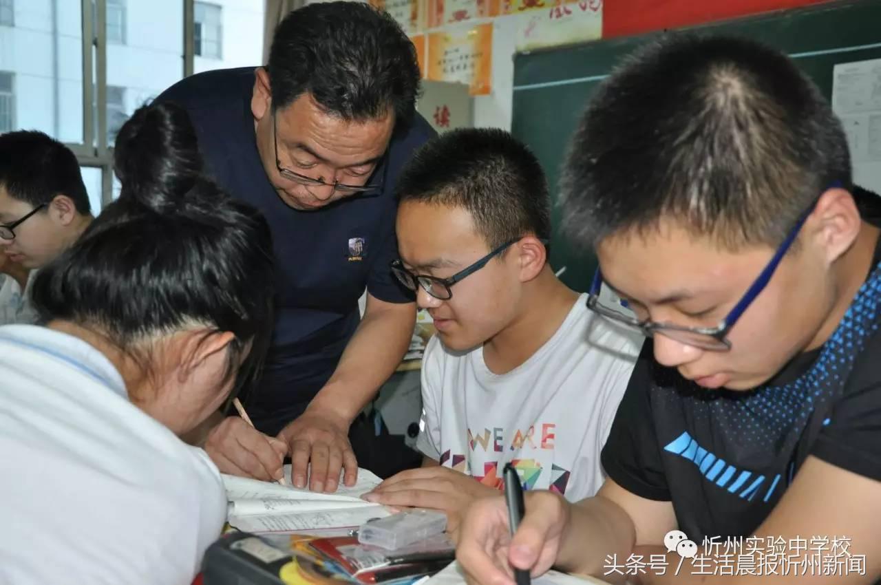 让孩子接受应试教育还是素质教育,让孩子接受最好的教育择校观