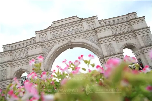 颜值过高，四川西南航空职业学院一不小心成了影视基地