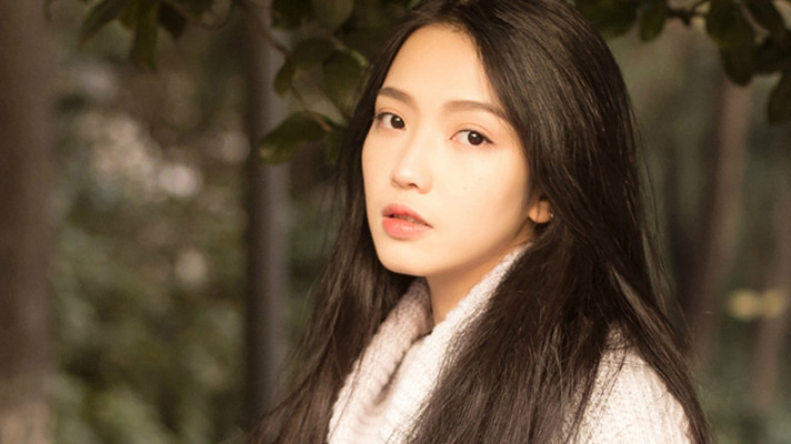 哥哥带女朋友回来我不好意思说话,哥哥带女朋友回家被妹妹嫌弃