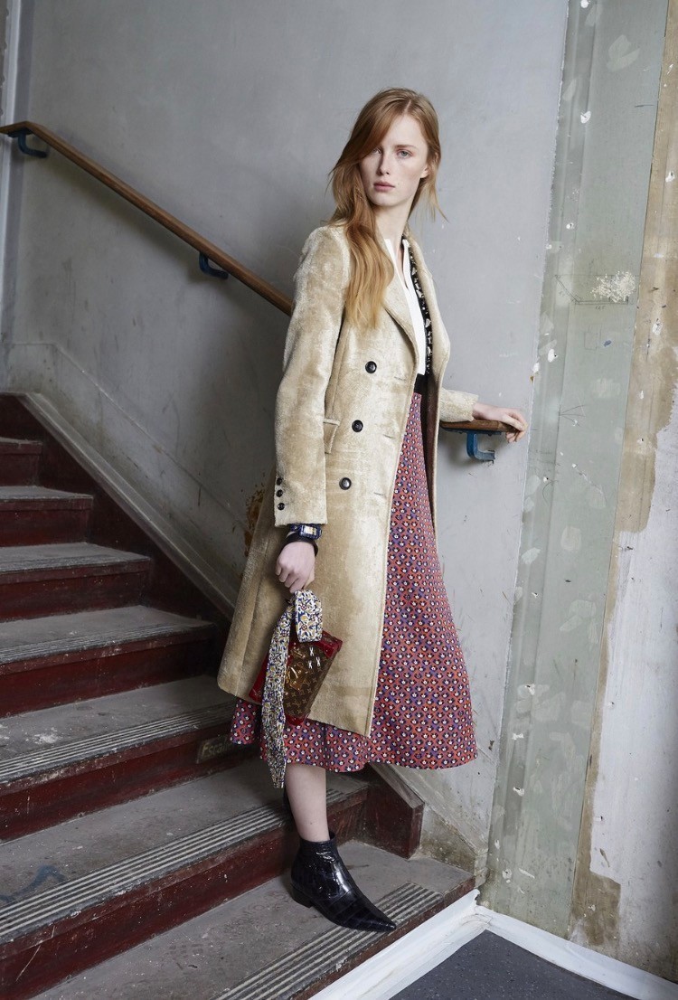 我的前半生唐晶为什么对罗子君好,我的前半生原著中的子君和唐晶