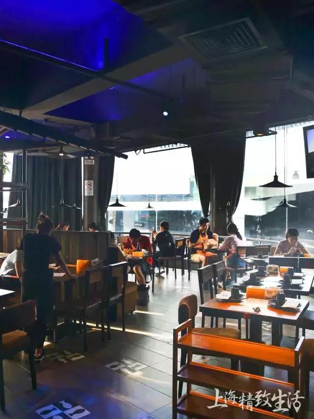 不用等到夏天也可以吃到小龙虾,现在的大闸蟹肉质肥美又爆膏