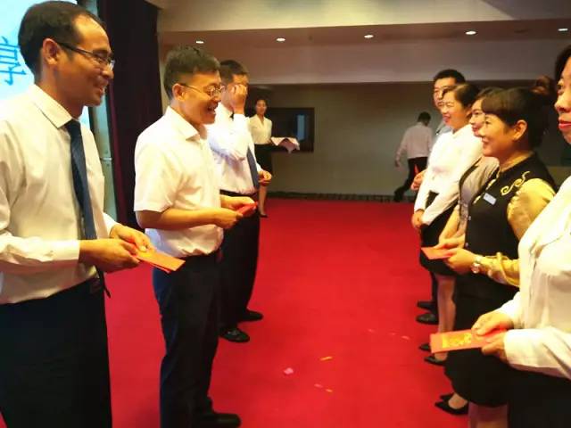 「大美许昌」瑞贝卡人以微笑服务演绎真情故事，温暖、感动……