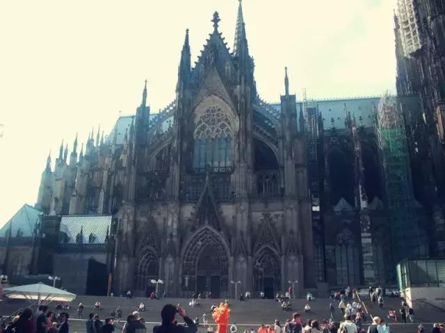 上帝视角俯瞰德国科隆大教堂,德国科隆大教堂效果图