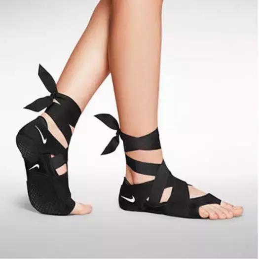 芭蕾把杆组合训练,芭蕾把杆拉腰训练