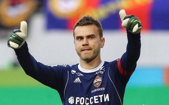 阿金费耶夫武磊,阿金费耶夫2连扑救