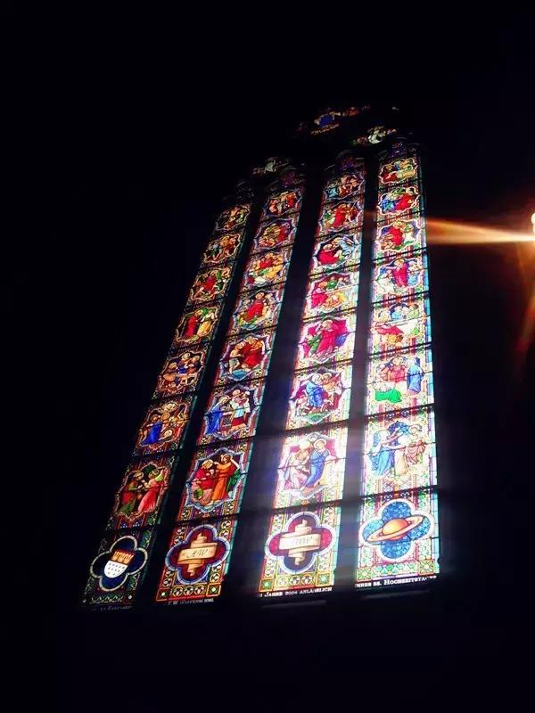 上帝视角俯瞰德国科隆大教堂,德国科隆大教堂效果图