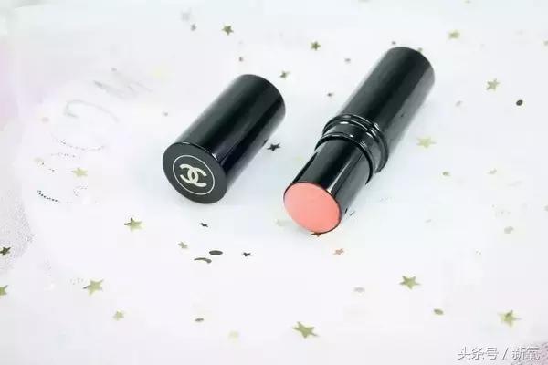 原来刘诗诗就是用了这些化妆品才让痘痘和闭口消失的？