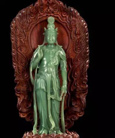 岫玉的黄白老玉与河磨玉的区别,老司机带你聊翡翠