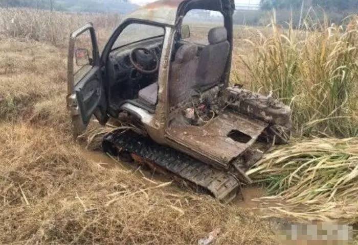 一辆让路虎奔驰G都颤抖的哈飞面包车，不拉货只越野