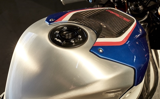 试驾宝马hp4race,宝马hp4race试驾