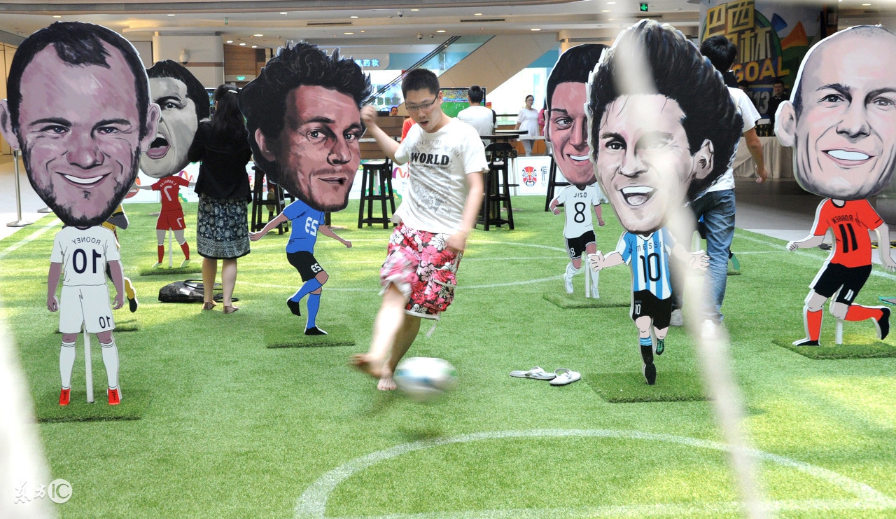 公司踢球领导没去，我和队友好像在踢世界杯一样刺激