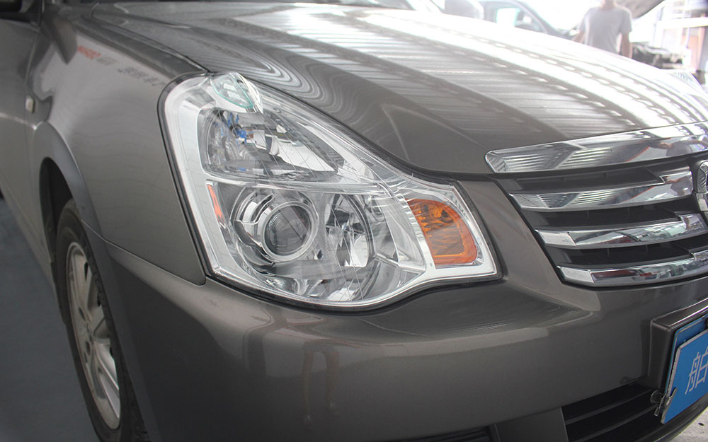 轩逸经典大灯怎么不太亮,轩逸经典大灯灯泡型号