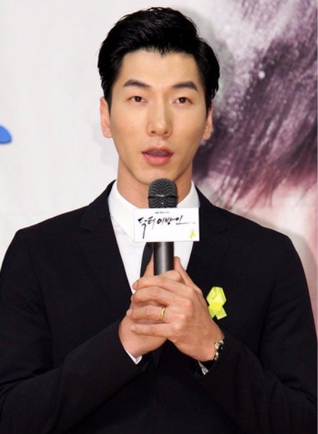 靠自己不靠家庭背景的人,靠自己没背景没靠山