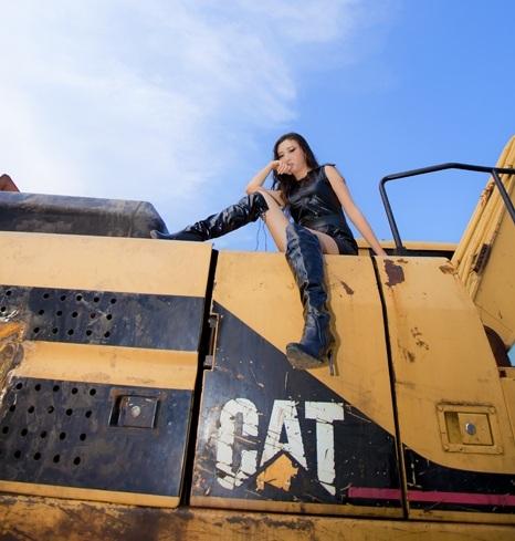 二手挖掘机现场实拍,二手挖掘机直击现场