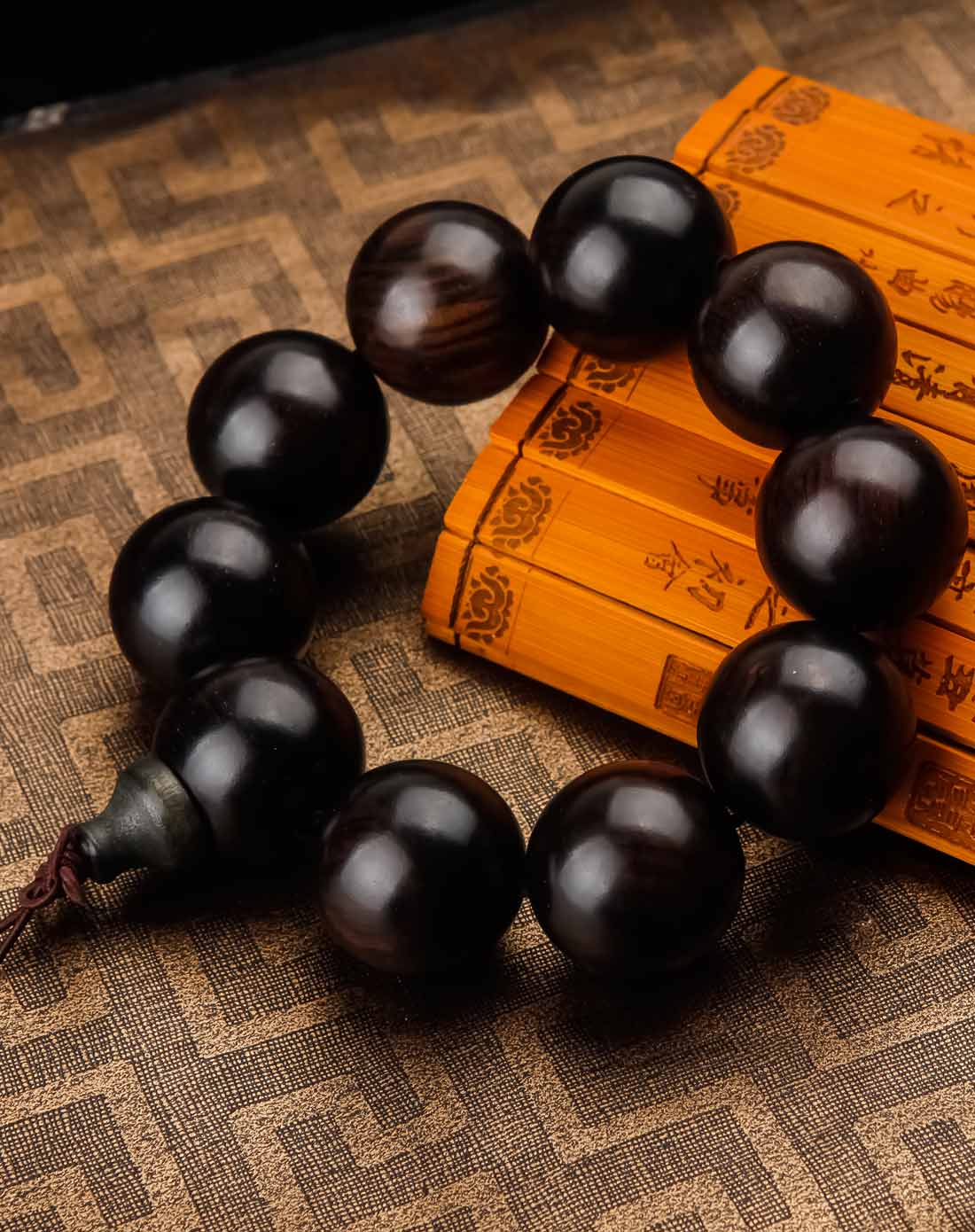 手串太松补救方法视频,长手串怎么调紧