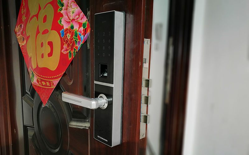 智能指纹锁没电了也不要慌,智能指纹锁没电了该怎么办