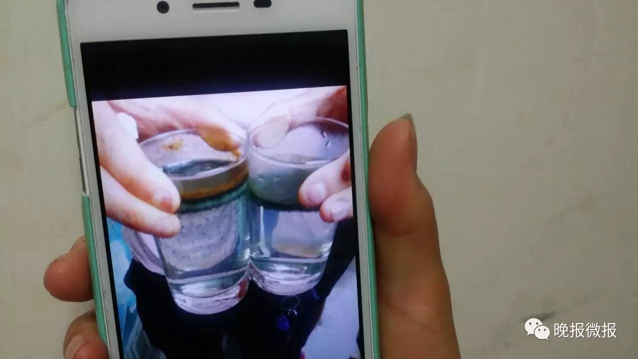 锦绣华城小区饮用井水暴雨天后水质浑浊有异味居民期盼喝上市政自来水