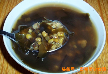 中暑人不舒服喝什么饮料,夏天中暑喝什么汤好