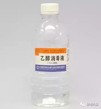 含有酒精的护肤品会马上挥发掉吗,护肤品含有酒精会怎样