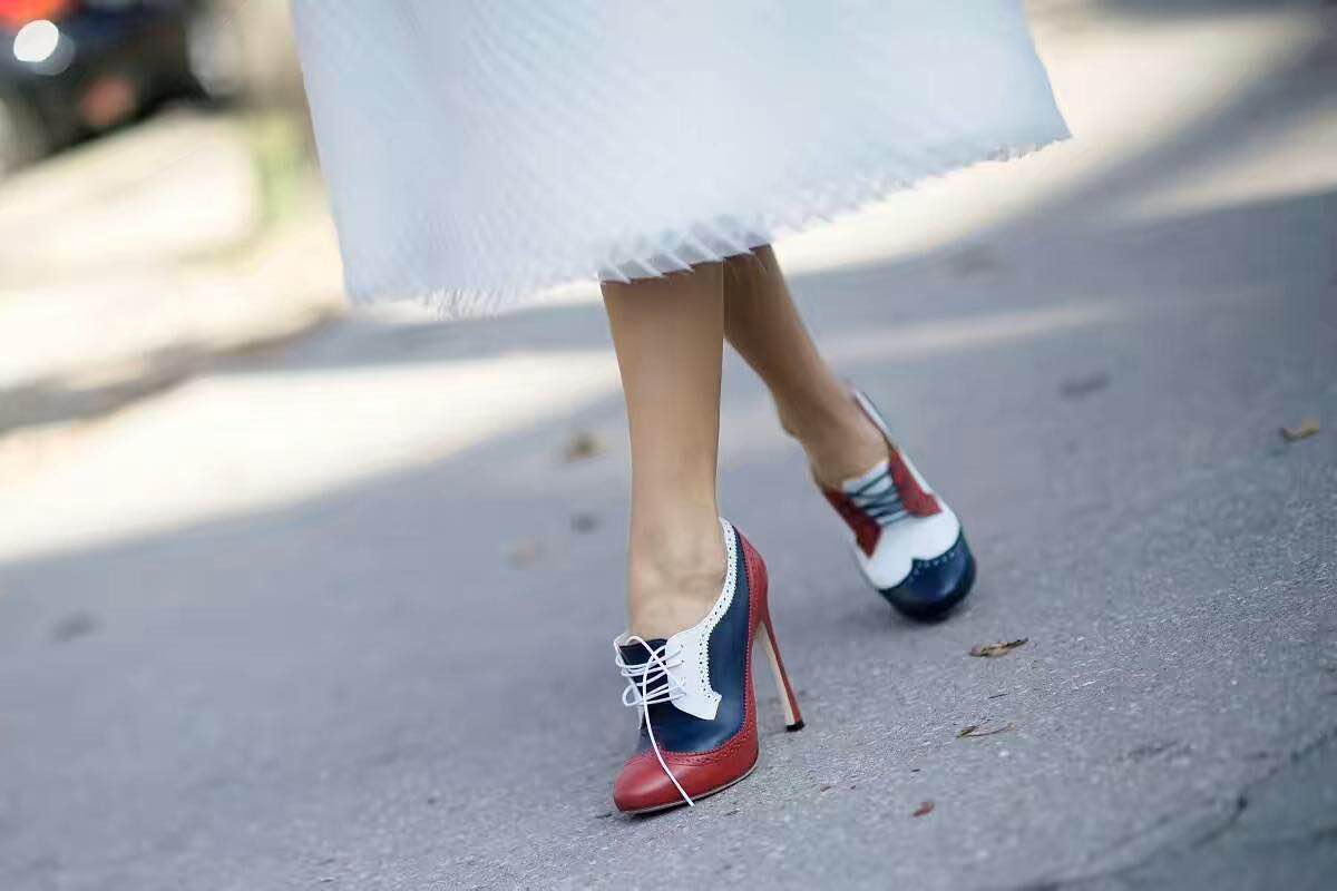 穿高跟鞋脚趾头磨的老茧怎么去除,新高跟鞋磨脚怎么办小窍门