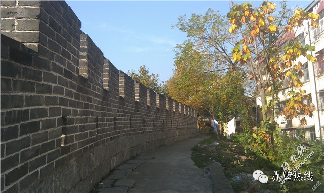 来赤壁吧，我带着你，你带着钱！