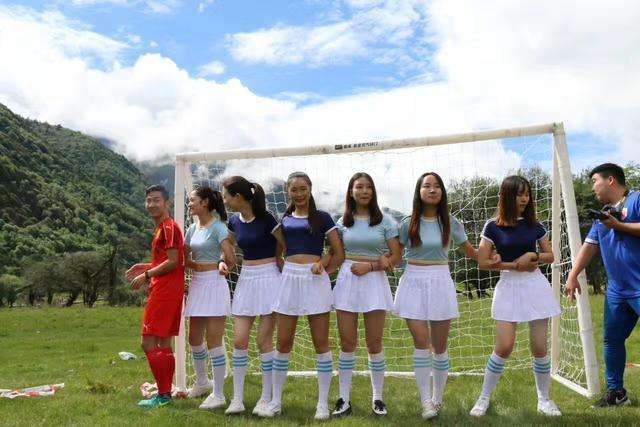 四姑娘山高山草甸,四姑娘山雪山草甸