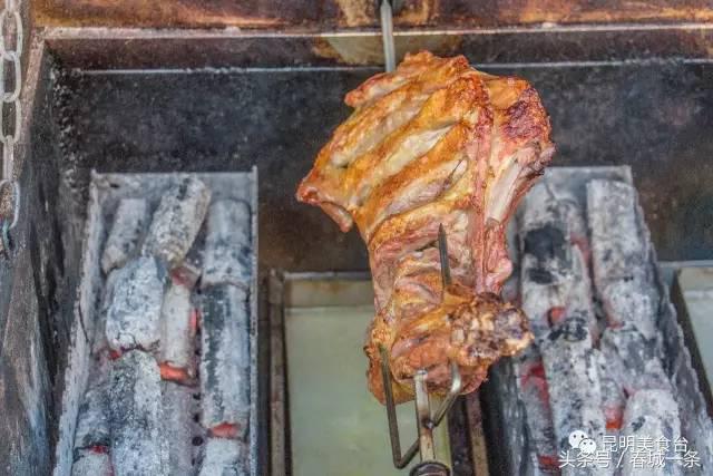 隐藏在昆明村庄里的3家烤羊店，老司机用3个月才找到的