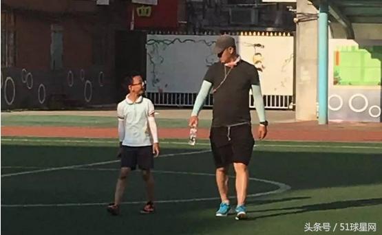 涓浗鐢疯冻闈掕浠婚噸閬撹繙,涓浗瓒崇悆闈掕浠婚噸閬撹繙