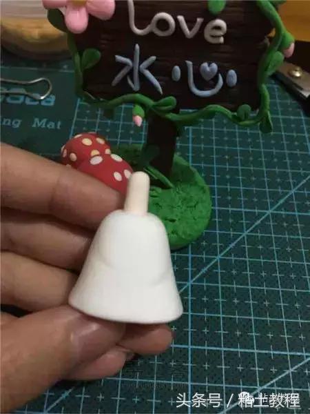 有个整天满地打滚胡吃海塞的小女孩，却人人都喜爱，彩泥手工干物妹小埋教你开心捏起来