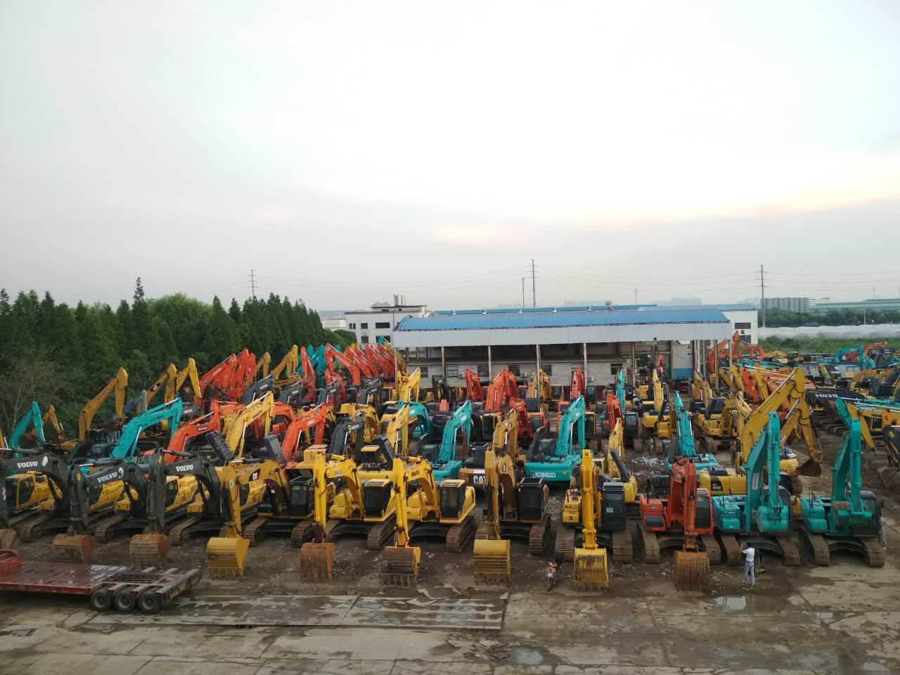 四川二手现代挖掘机报价,成都二手挖掘机推荐哪款好