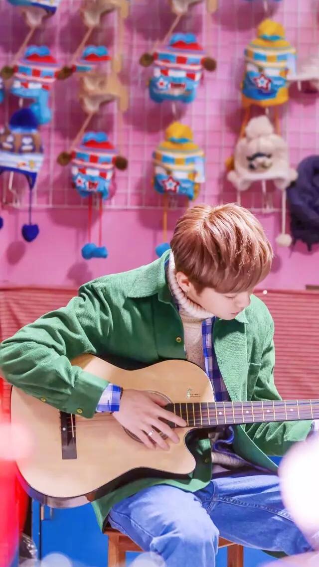 鹿晗，春风十里不如壁纸有你