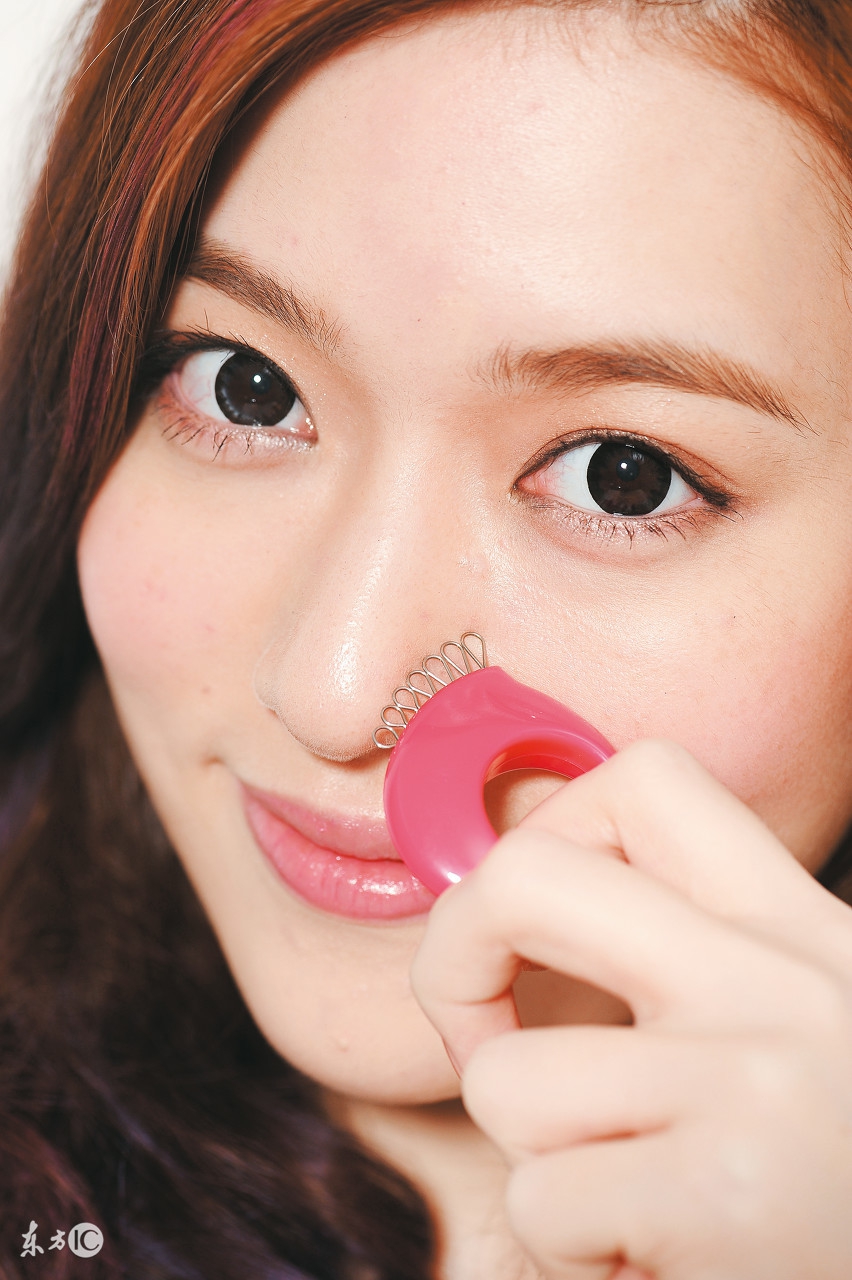 告诉你一个办法轻松祛黑头,油性皮肤长痘痘黑头怎么逆袭