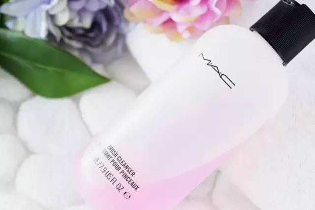 长期不清洗的化妆刷爆痘,化妆刷不干净会长痘吗