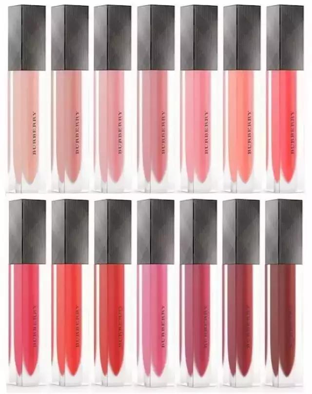 吴亦凡不仅赚了钱还随手拯救了Burberr