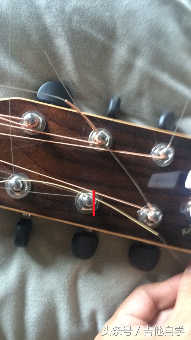 吉他换弦详细教程,马丁吉他换弦的正确方法