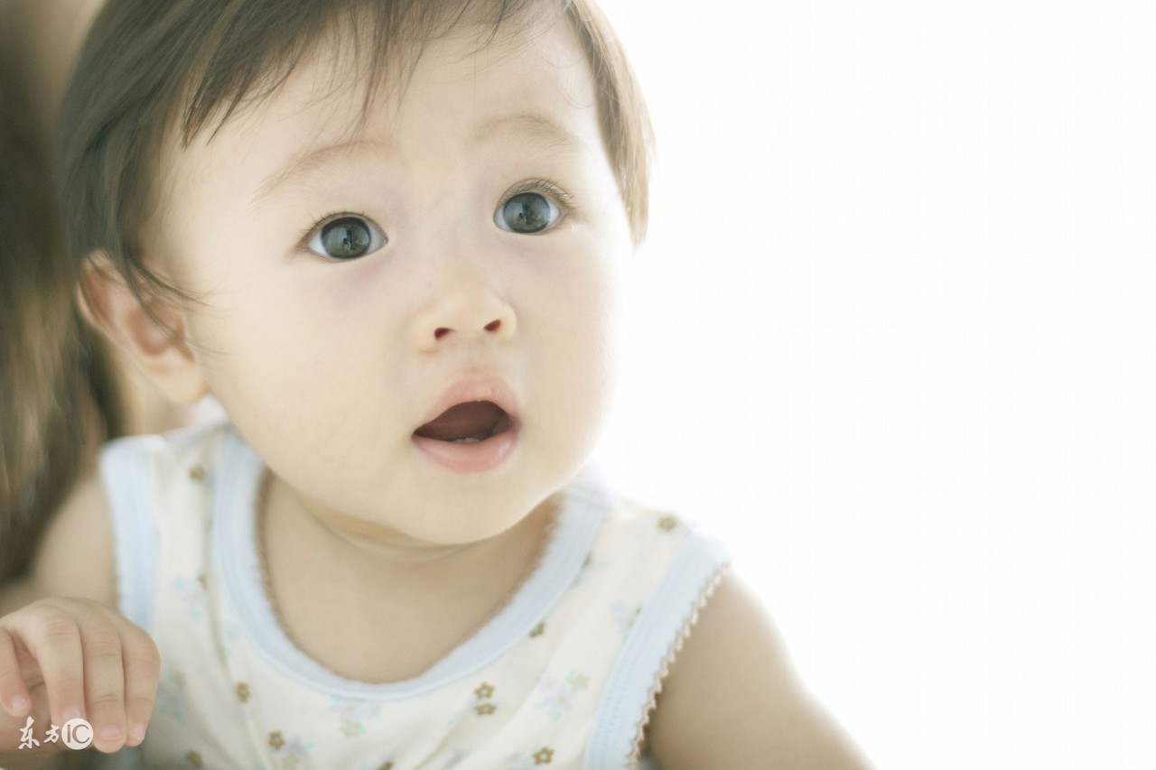发现宝宝有时眼屎多怎么回事,宝宝眼屎多怎么判断是不是结膜炎